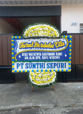 Papan Bunga Duka di Teluk Elpaputih