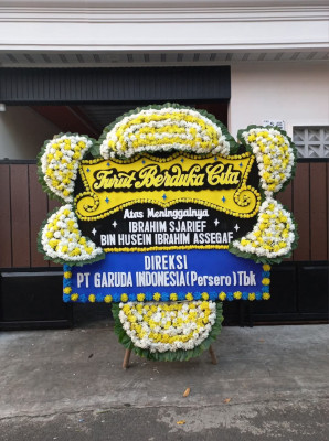 Papan Bunga Duka di Teluk Elpaputih