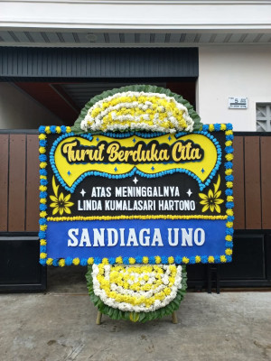 Papan Bunga Duka di Teluk Elpaputih